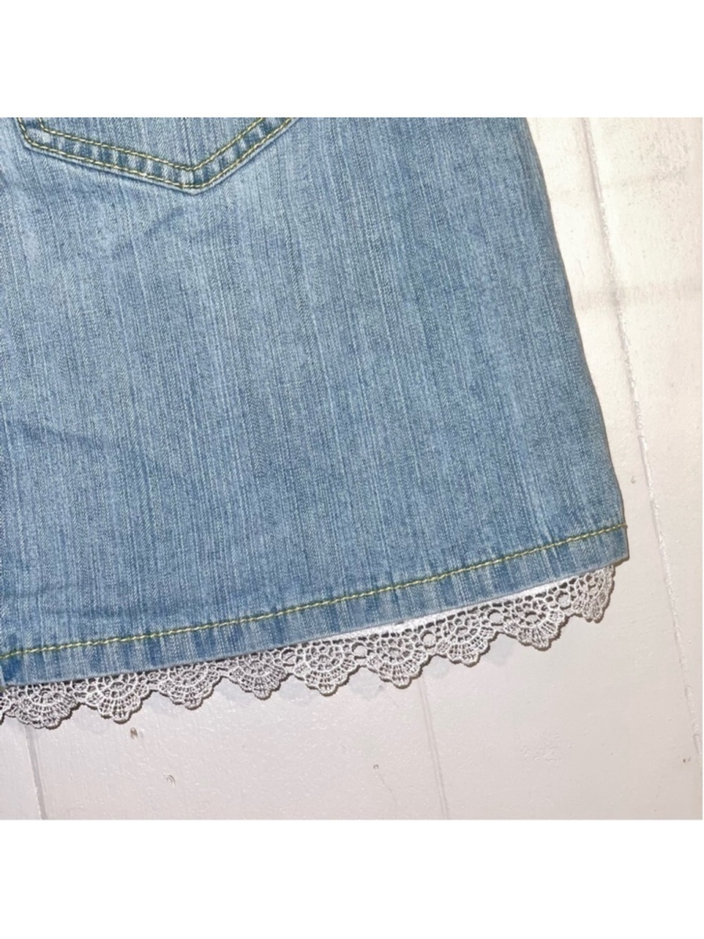 Tommy Hilfiger Y2K Low Rise Lace Trim Denim Mini Skirt Size 4 - Picture 4 of 12